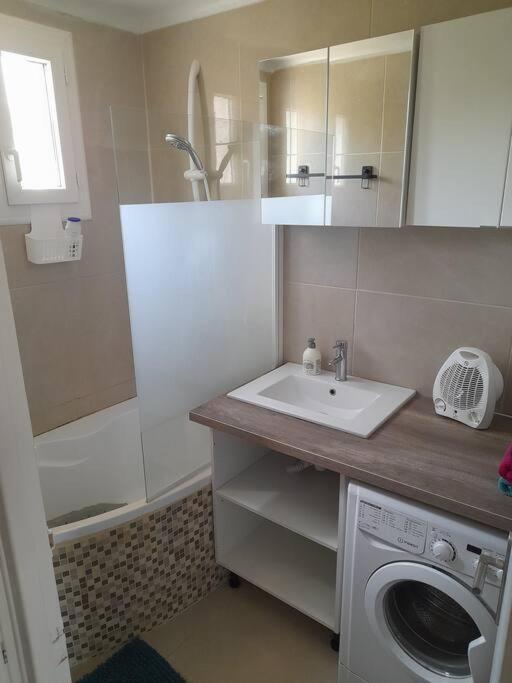 Appartement Aux Alyscamps 2, Climatisation, Wifi, Parking Arles Eksteriør bilde